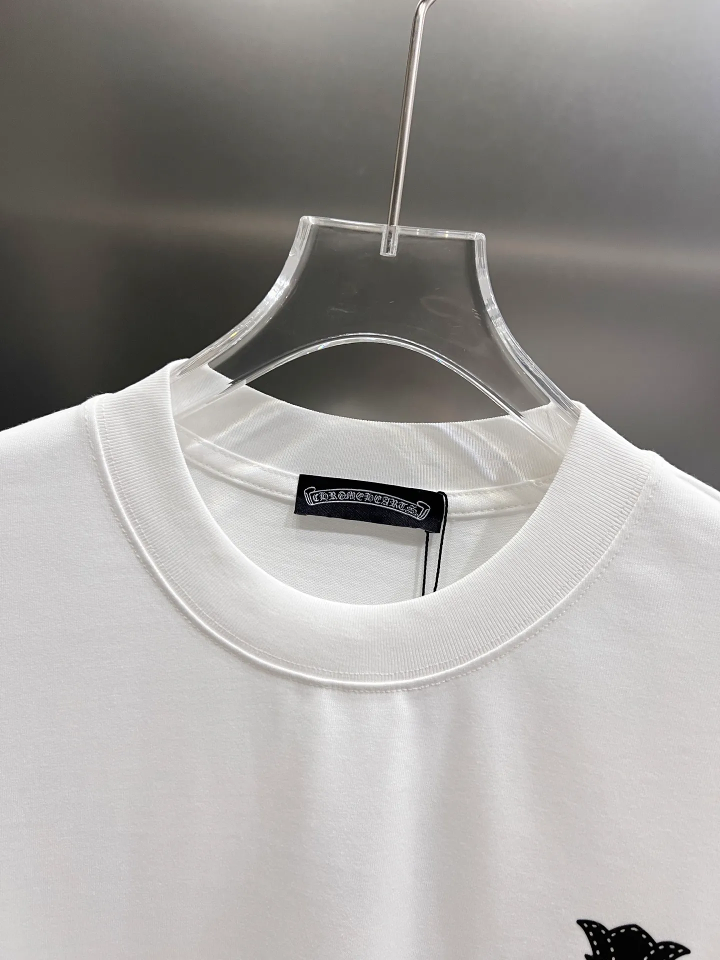 🅿️190 CH Crow 2025 Autumn and Winter New Short-sleeved T-shirt Cross leather craft Customized hardware metal + Middle Eastern Australian diamond design craft The real thing is great🔥Same style for men and women, loose version Size S M L XL XXL Five sizes black white